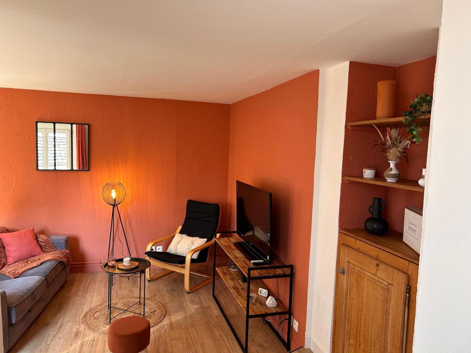 Un Cocon Au Coeur De La Champagne Avec Parking Apartment Epernay Luaran gambar